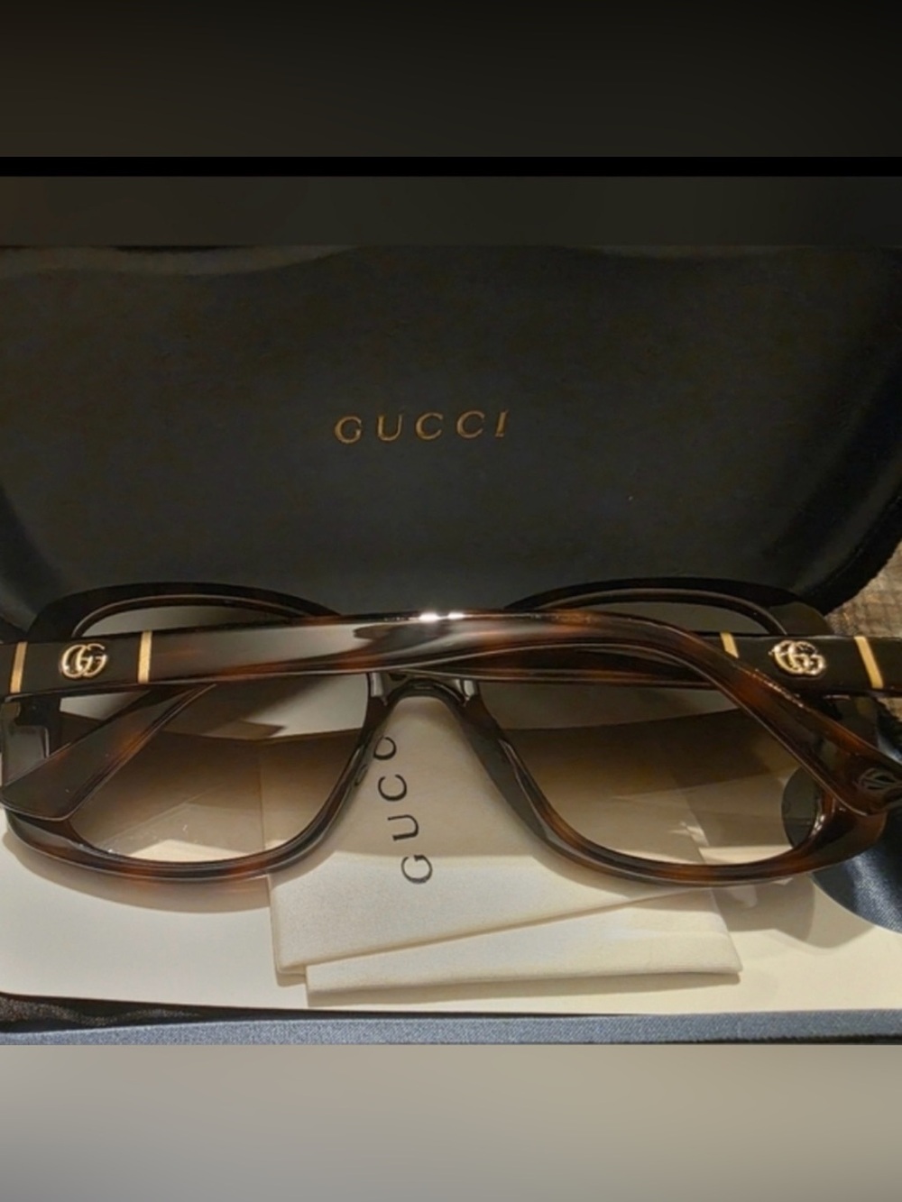 Gucci Brown Tortoise Sunglasses - Picture 3 of 4